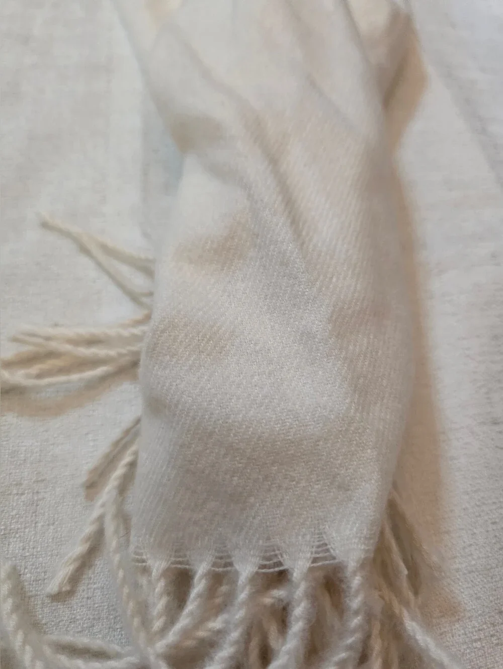Liz Claiborne Crema Heather Fringed Scarf Pashmina Wrap Shawl Scarf Soft Cozy